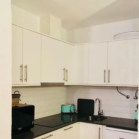 Fantastic 1 Bed Flat Near Beach And City Centre Appartamento Lagos